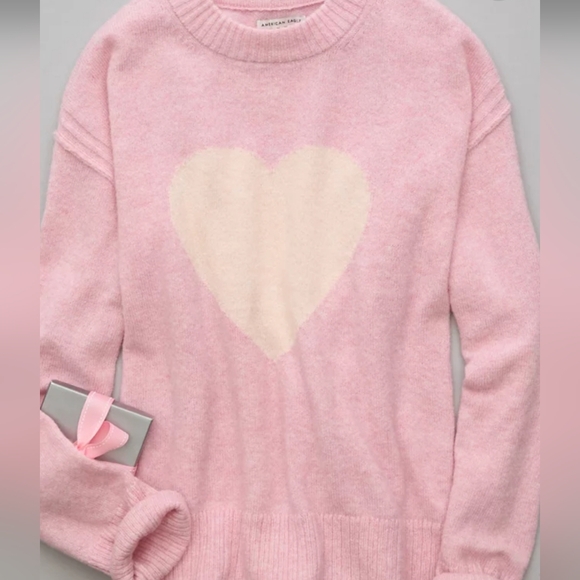 M🩷American Eagle Whoa So Soft Valentine's Day Sweater - Picture 3 of 12